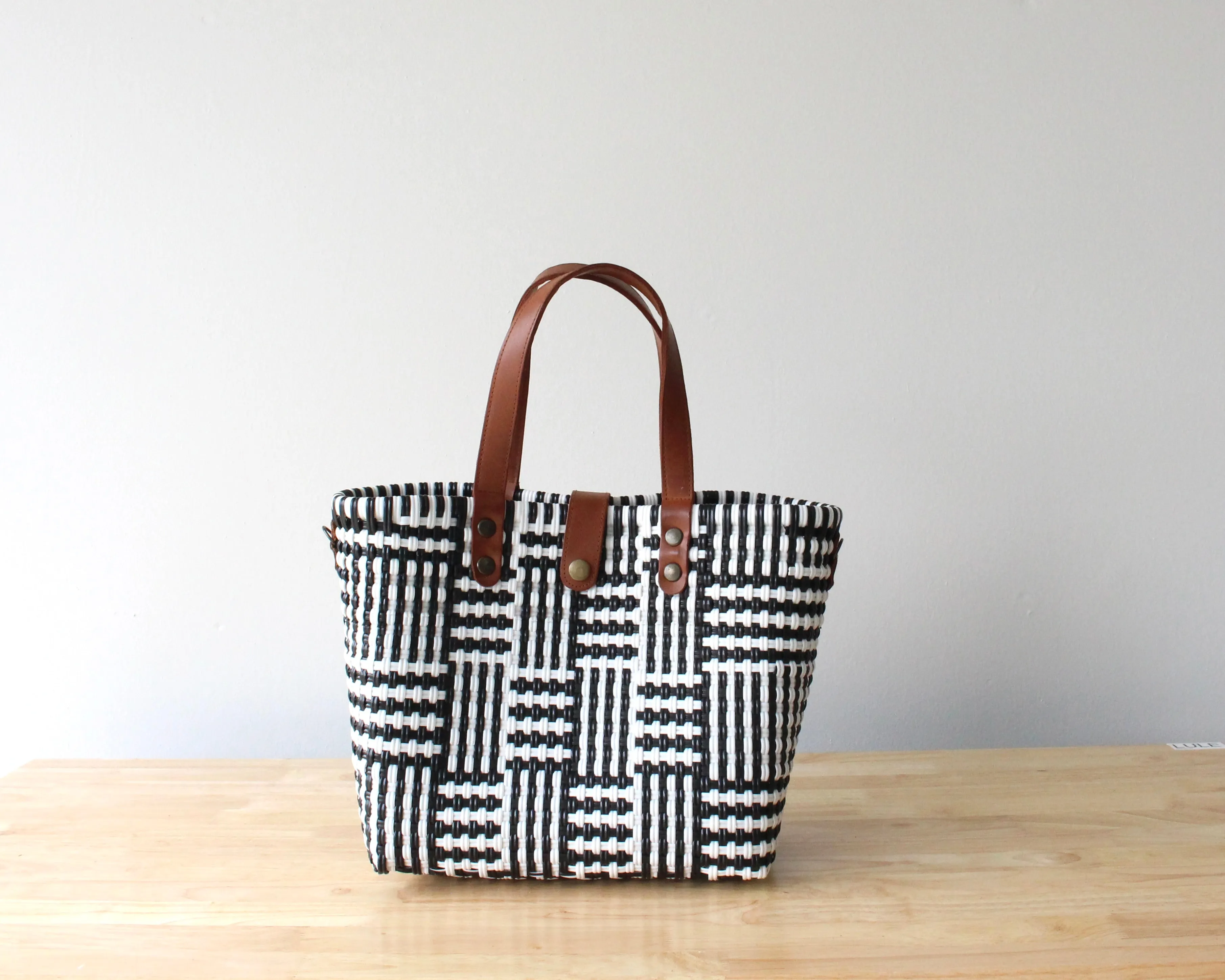 Black & White Purse by MexiMexi