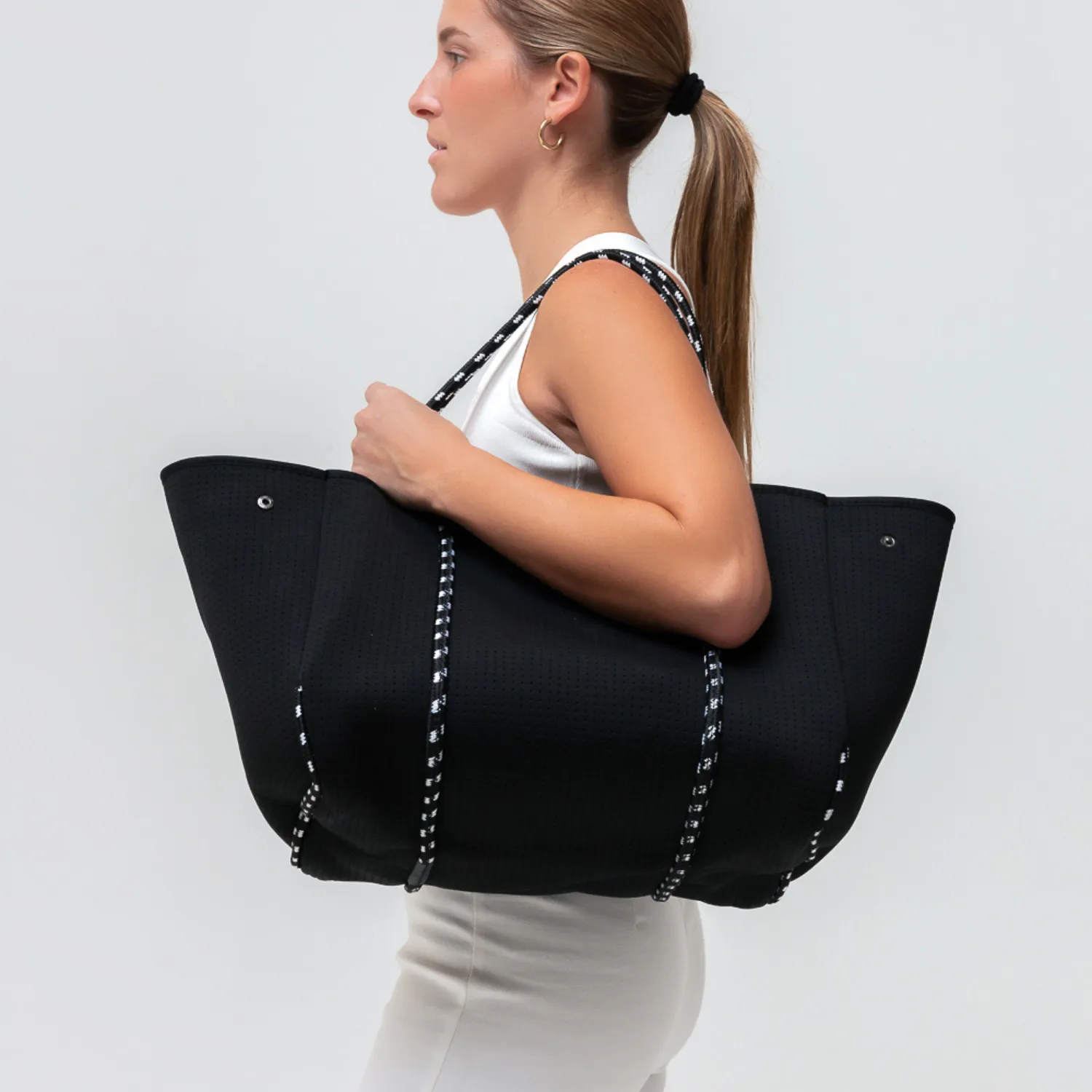 CAMERA BAG   EVERYDAY TOTE - BLACK