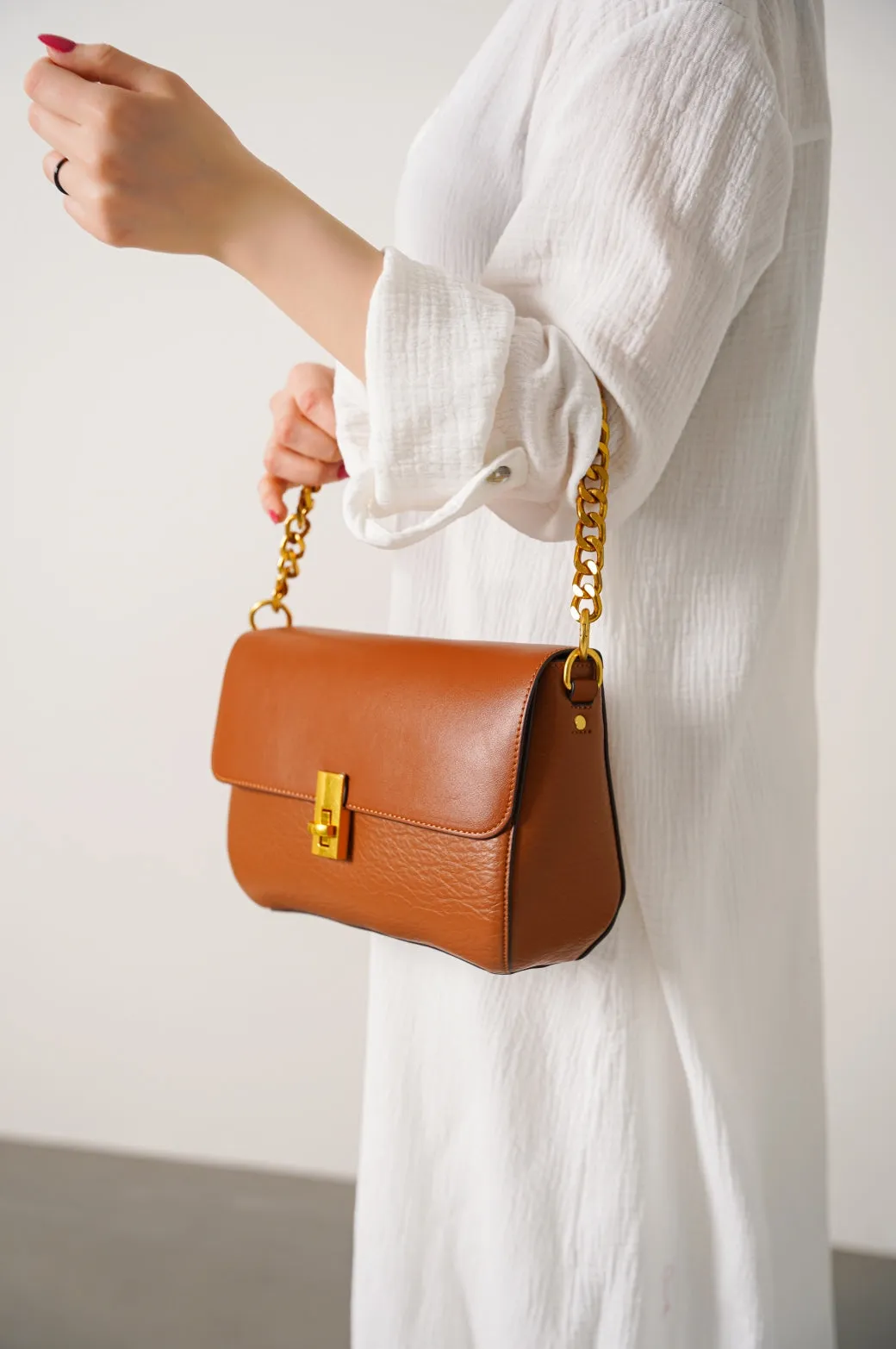 CHAIN CROSSBODY BAG