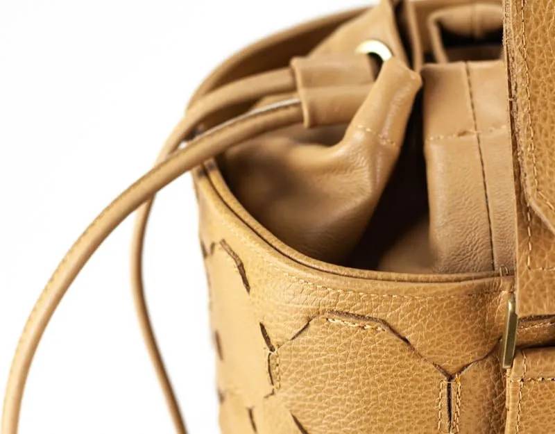 Helon bucket bag - Handwoven caramel leather