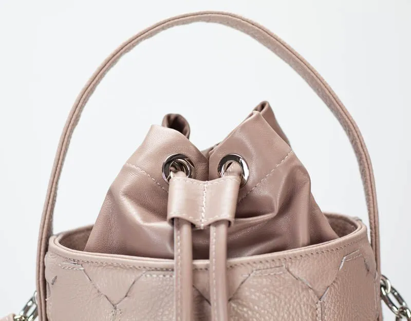 Helon mini bucket bag - Handwoven powder pink leather