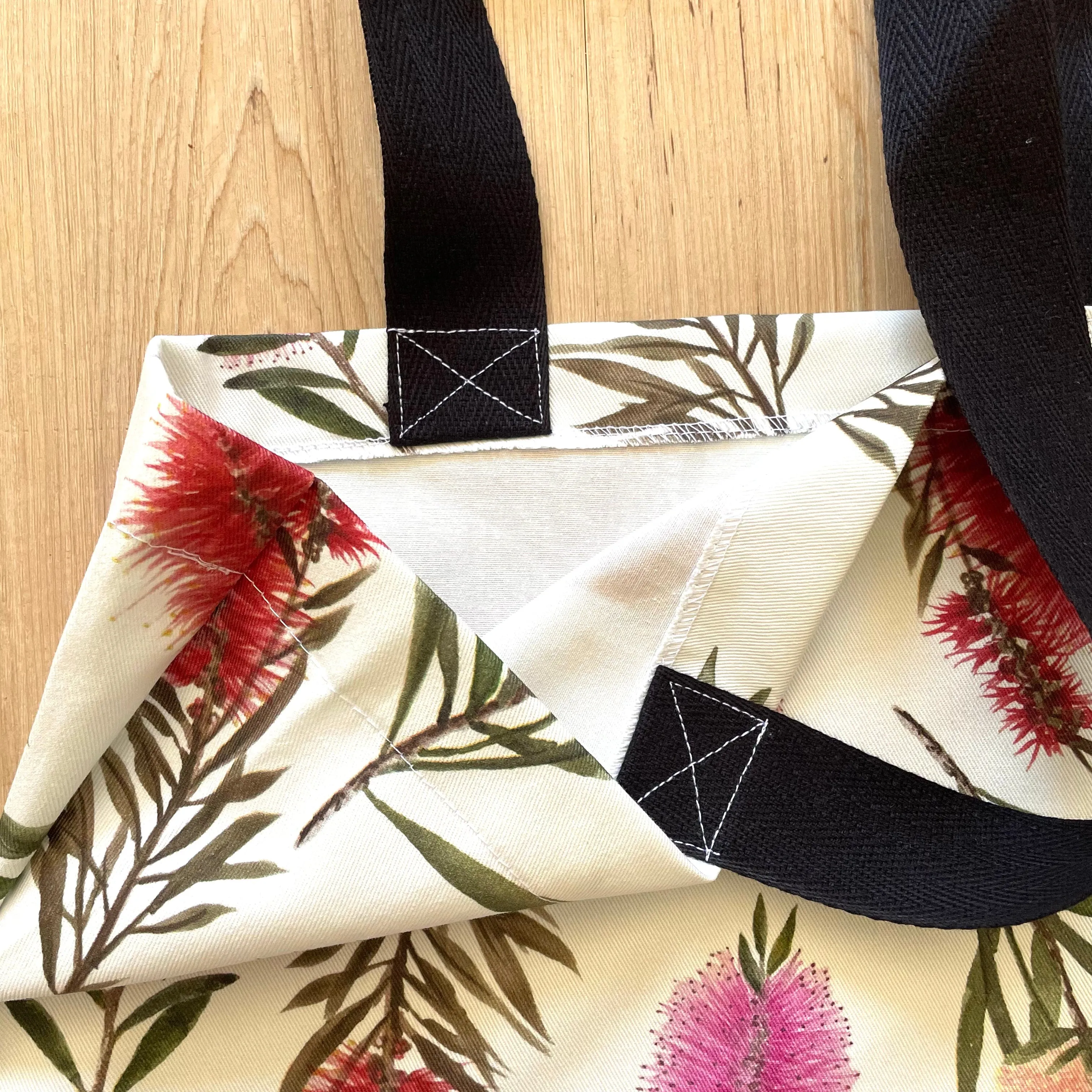 Scarlet Robin Tote Bag