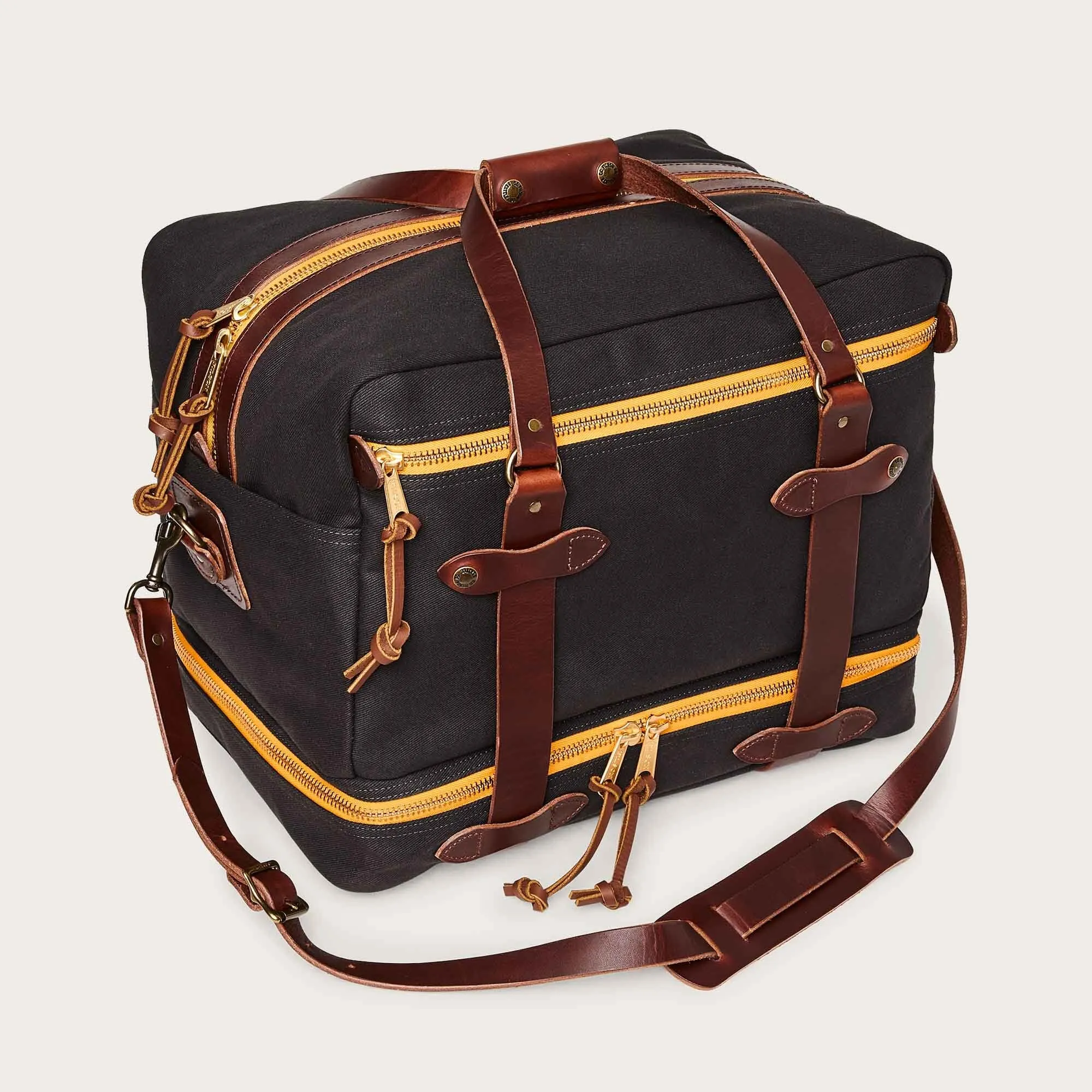 TRAVELLER OUTFITTER BAG